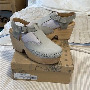 Free people clogs